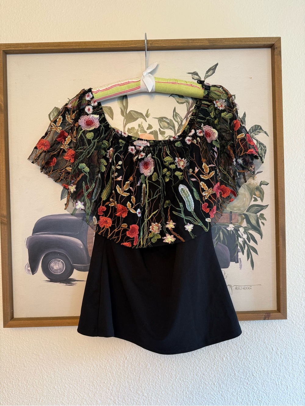 Vtg Y2K Floral Embroidered Off-Shoulder Women’s Top - Black‎